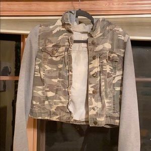 Grey+camo jacket🍎🍎